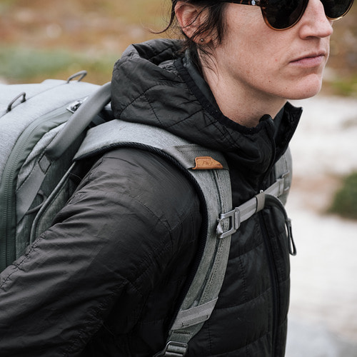 픽디자인 트래블 백팩 가슴 스트랩 세이지