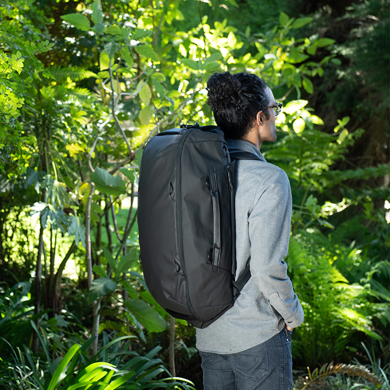 픽디자인 트래블 더플 팩 65L 블랙