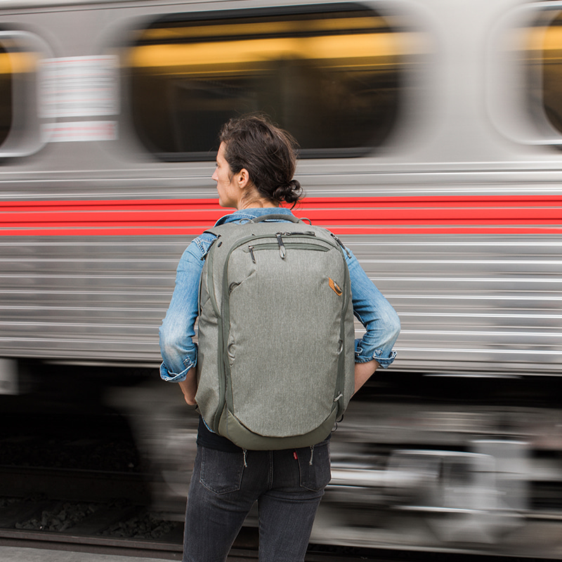 픽디자인 트래블 백팩 45L 세이지