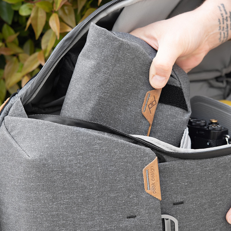 픽디자인 필드 파우치 v2 차콜