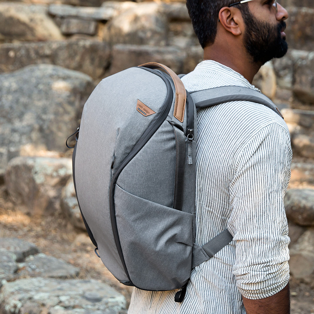 픽디자인 V2 백팩 ZIP 짚 20L 애쉬