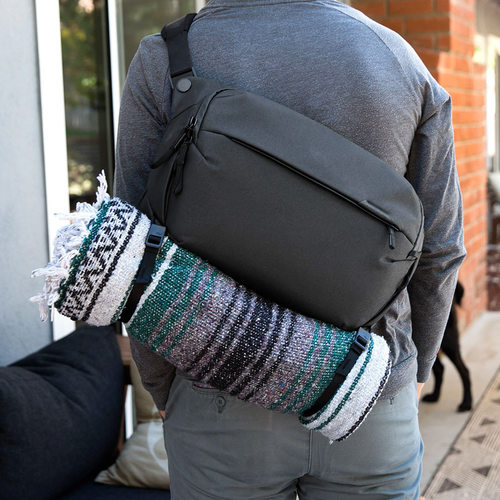 픽디자인 V2 슬링백 10L 블랙