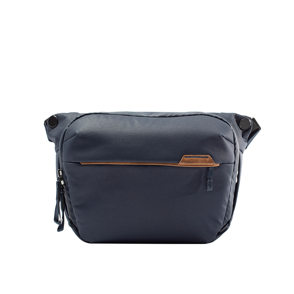 픽디자인 V2 슬링백 6L 네이비