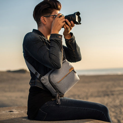 픽디자인 V2 슬링백 3L 애쉬